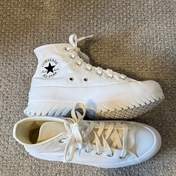 NWOB Converse CHUCK TAYLOR ALL STAR LUGGED 2.0 Women - Picture 4 of 5